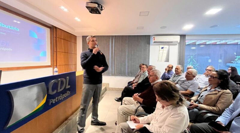 Empresários lotam CDL Petrópolis e debatem impactos práticos da Reforma Tributária no comércio
