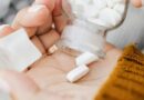 Especialista alerta para os riscos da automedicação e reforça a importância da orientação profissional