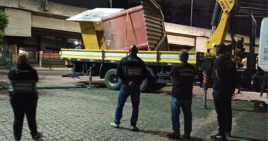 Operação remove trailers irregulares e reforça ordenamento urbano no Centro de Campos