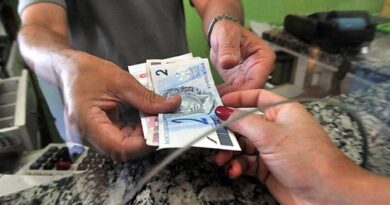 Parcelamento sem planejamento aumenta risco de endividamento, alerta CDL Petrópolis