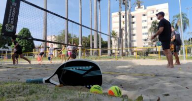 Volta Redonda amplia aulas gratuitas de beach tennis e prepara expansão para novos bairros