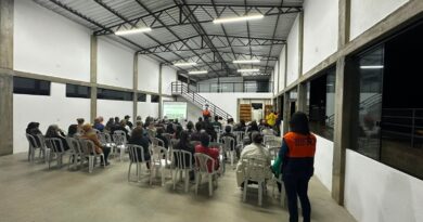 Nova Friburgo orienta moradores de Lumiar sobre riscos do El Niño e prevenção a incêndios florestais