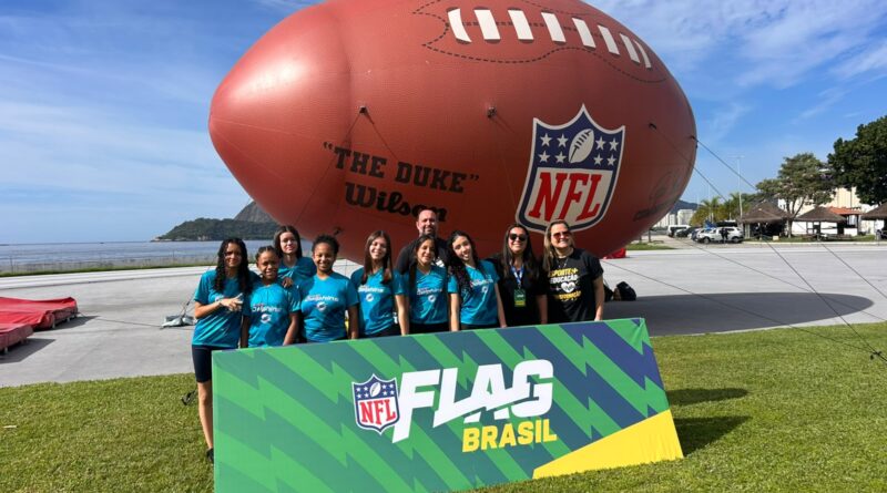 Alunas de Petrópolis disputam campeonato nacional de flag football no primeiro ano do projeto