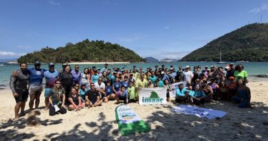 Ação ambiental recolhe mais de 120 quilos de resíduos em praias de Angra